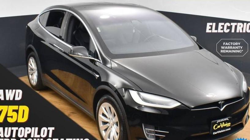 TESLA MODEL X 2017 5YJXCAE2XHF077364 image